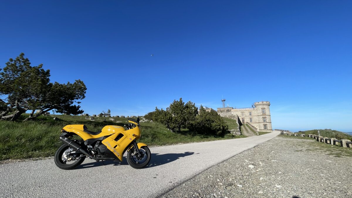 325km